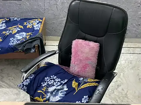 LuvLayla online show from July 2026 04:59:01 PM