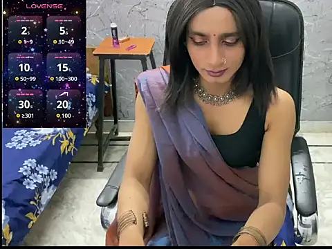 LuvLayla online show from June 2026 10:00:02 PM