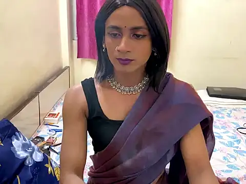 Snapshot of LuvLayla chatting on November 2025 05:12:01 PM LuvLayla online show from November 2025 05:12:01 PM