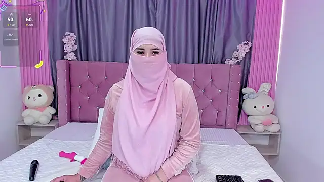 Nayla-Mouna online show from October 2025 07:47:02 PM