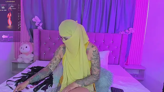 Nayla-Mouna online show from April 2026 09:39:33 PM