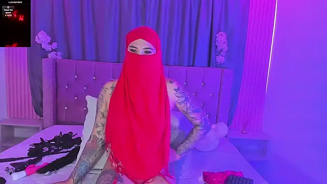 Snapshot of Nayla-Mouna chatting on July 2026 07:38:02 PM Nayla-Mouna online show from July 2026 07:38:02 PM