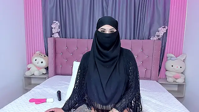 Nayla-Mouna online show from October 2025 12:07:01 PM