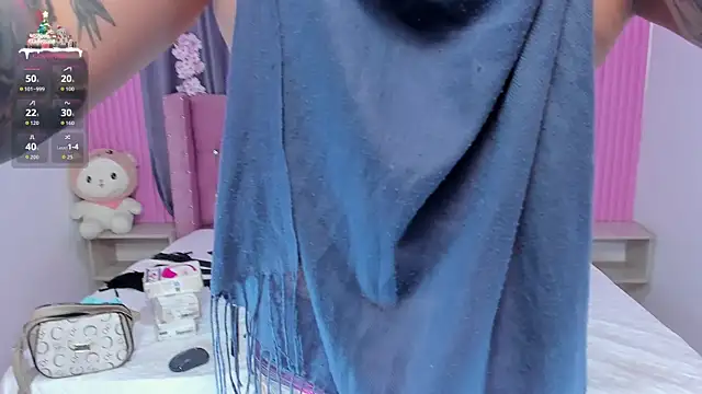 Nayla-Mouna online show from December 2025 11:54:02 AM