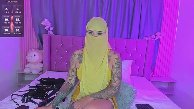 Nayla-Mouna online show from April 2026 09:15:01 PM