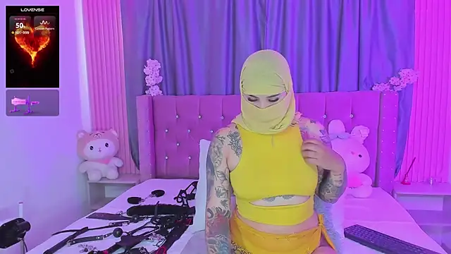 Nayla-Mouna online show from February 2026 07:35:02 PM