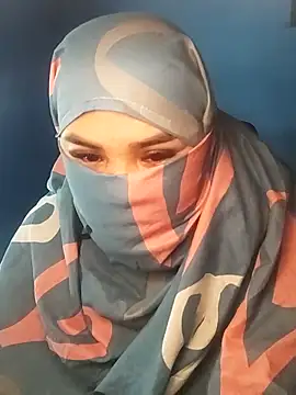 Snapshot of Nayla-Mouna chatting on October 2025 05:43:01 PM Nayla-Mouna online show from October 2025 05:43:01 PM