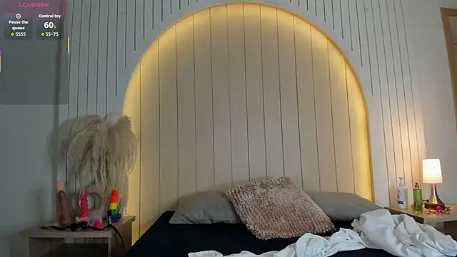 ALICESANDOVAL online show from March 2026 11:37:02 AM