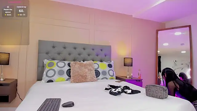 Snapshot of ALICESANDOVAL chatting on December 2025 11:31:01 AM ALICESANDOVAL online show from December 2025 11:31:01 AM