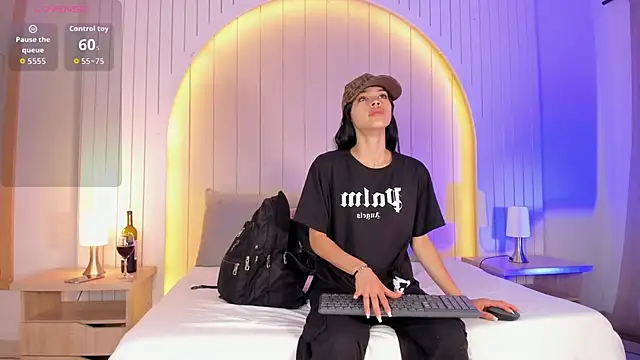 ALICESANDOVAL online show from December 2025 11:34:02 AM