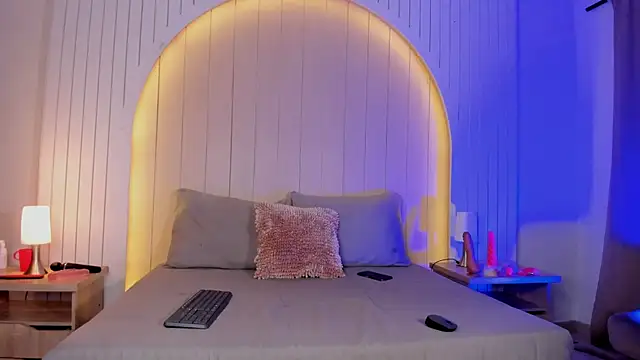 Snapshot of ALICESANDOVAL chatting on December 2025 11:38:02 AM ALICESANDOVAL online show from December 2025 11:38:02 AM