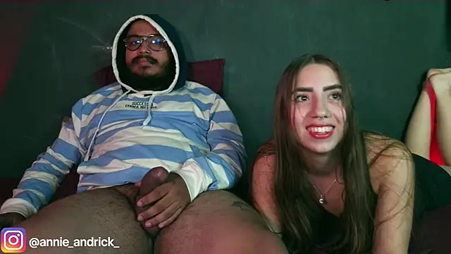 Snapshot of _leda_swan_ chatting on November 2025 01:03:02 PM leda swan online show from November 2025 01:03:02 PM