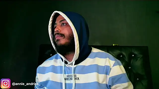 Snapshot of _leda_swan_ chatting on December 2025 01:23:01 PM leda swan online show from December 2025 01:23:01 PM