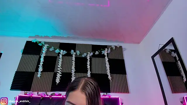  leda swan  online show from May 2026 11:16:01 AM