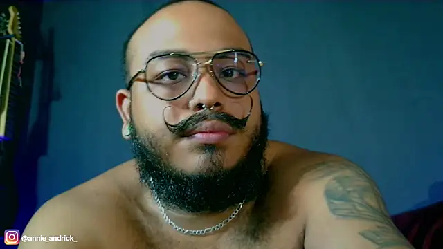 Snapshot of _leda_swan_ chatting on October 2025 01:03:01 PM leda swan online show from October 2025 01:03:01 PM