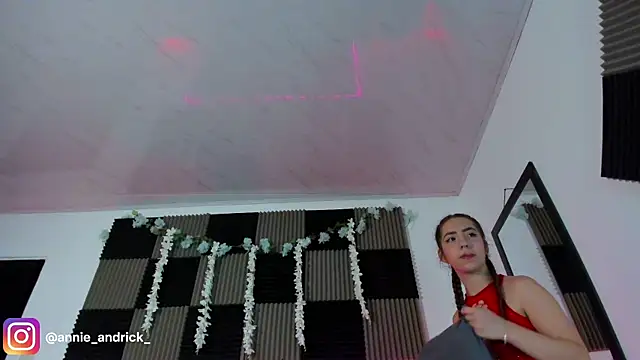  leda swan  online show from April 2026 11:05:01 AM