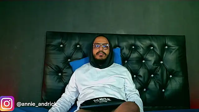 Snapshot of _leda_swan_ chatting on December 2025 02:38:02 PM leda swan online show from December 2025 02:38:02 PM