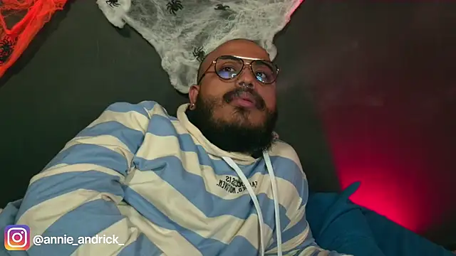 Snapshot of _leda_swan_ chatting on October 2025 01:21:02 PM leda swan online show from October 2025 01:21:02 PM