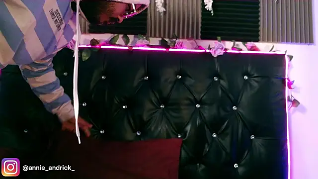  leda swan  online show from March 2026 11:55:01 AM