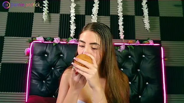 Snapshot of _leda_swan_ chatting on February 2026 01:13:01 PM leda swan online show from February 2026 01:13:01 PM