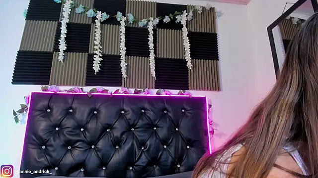  leda swan  online show from May 2026 10:00:01 AM