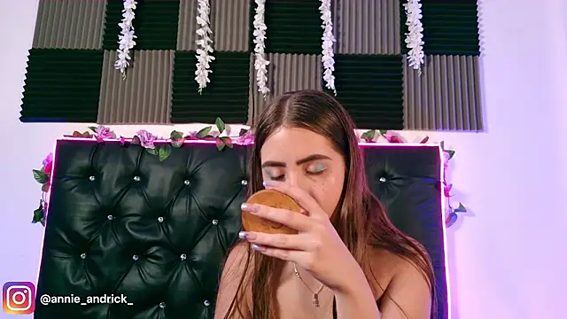  leda swan  online show from March 2026 11:11:02 AM