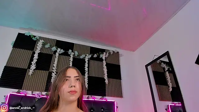  leda swan  online show from June 2026 10:05:01 AM