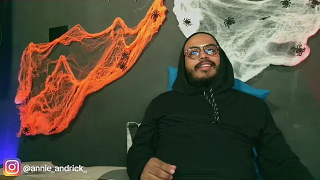 Snapshot of _leda_swan_ chatting on October 2025 02:05:01 PM leda swan online show from October 2025 02:05:01 PM