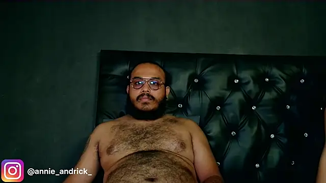 Snapshot of _leda_swan_ chatting on December 2025 03:28:02 PM leda swan online show from December 2025 03:28:02 PM