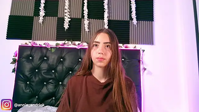  leda swan  online show from March 2026 01:28:01 PM