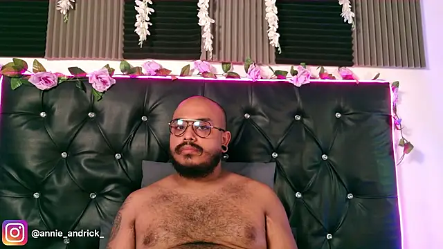  leda swan  online show from March 2026 01:14:01 PM