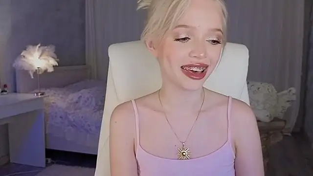 I am joss online show from February 2026 11:39:01 PM