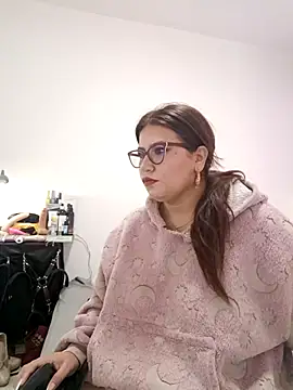 Snapshot of Vesper_Vixen chatting on November 2025 03:16:01 PM Vesper Vixen online show from November 2025 03:16:01 PM