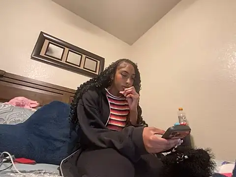 Brooke012 online show from April 2026 10:44:01 PM