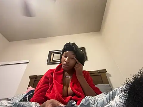 Brooke012 online show from April 2026 01:33:01 AM