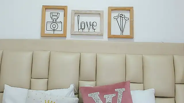 EbonyLudovica online show from November 2025 03:28:02 AM