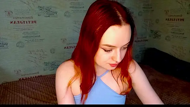 Snapshot of emi_less chatting on September 2025 10:20:02 AM emi less online show from September 2025 10:20:02 AM