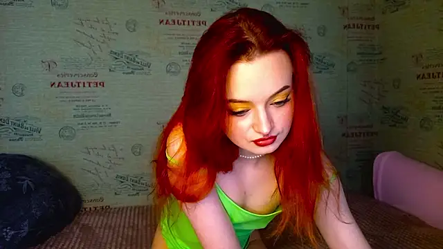 Snapshot of emi_less chatting on October 2025 12:07:02 PM emi less online show from October 2025 12:07:02 PM
