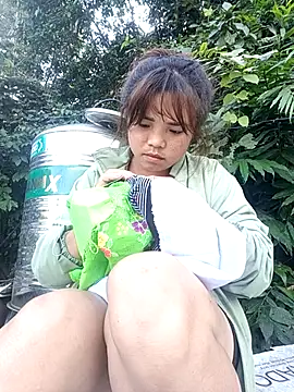 Snapshot of AnHa19 chatting on October 2025 02:01:01 AM AnHa19 online show from October 2025 02:01:01 AM