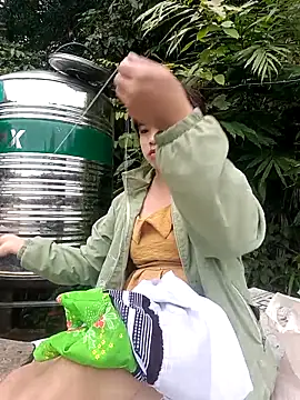 Snapshot of AnHa19 chatting on October 2025 02:10:01 AM AnHa19 online show from October 2025 02:10:01 AM