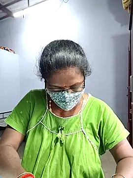 Snapshot of umashreetamil chatting on February 2026 09:44:02 AM umashreetamil online show from February 2026 09:44:02 AM