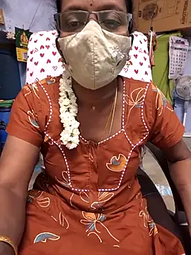 Snapshot of umashreetamil chatting on June 2026 04:39:01 PM umashreetamil online show from June 2026 04:39:01 PM