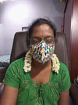 Snapshot of umashreetamil chatting on May 2026 01:05:01 AM umashreetamil online show from May 2026 01:05:01 AM