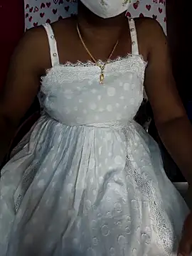 Snapshot of umashreetamil chatting on May 2026 05:39:02 PM umashreetamil online show from May 2026 05:39:02 PM