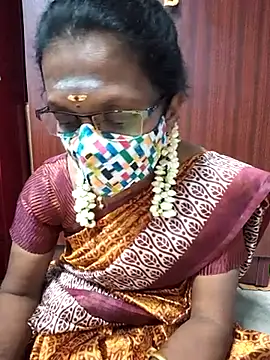 Snapshot of umashreetamil chatting on June 2026 03:07:02 PM umashreetamil online show from June 2026 03:07:02 PM