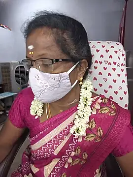Snapshot of umashreetamil chatting on May 2026 02:44:02 PM umashreetamil online show from May 2026 02:44:02 PM