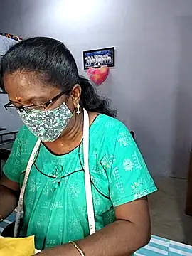 Snapshot of umashreetamil chatting on February 2026 05:30:01 AM umashreetamil online show from February 2026 05:30:01 AM