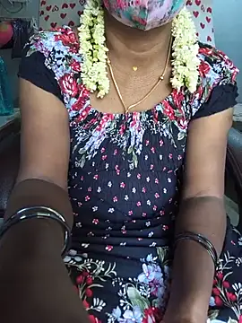 Snapshot of umashreetamil chatting on June 2026 08:15:01 AM umashreetamil online show from June 2026 08:15:01 AM