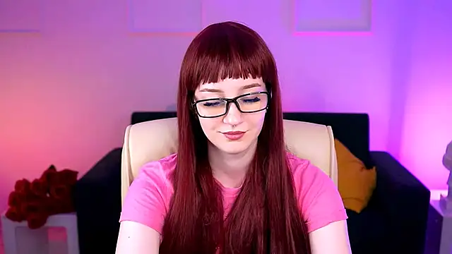 Snapshot of AliceWelch_ chatting on September 2025 08:37:01 AM AliceWelch online show from September 2025 08:37:01 AM