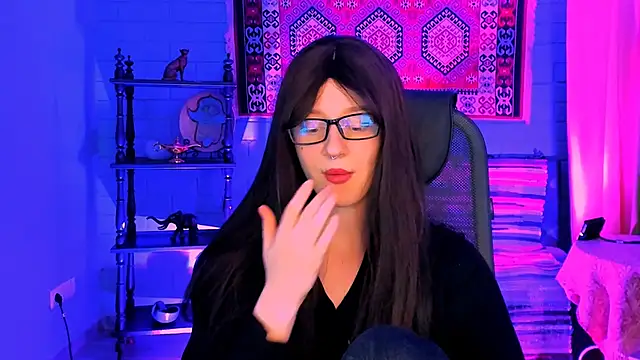 Snapshot of AliceWelch_ chatting on October 2025 12:15:02 PM AliceWelch online show from October 2025 12:15:02 PM